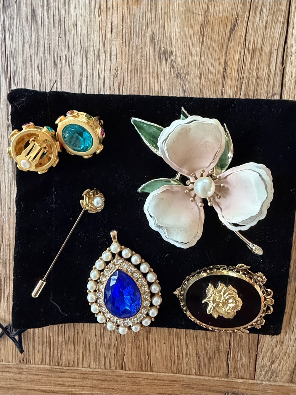 Vintage Lot of Jewelry